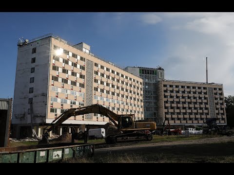 Tausende Schaulustige, spektakuläre Bilder - DDR-Vorzeigehotel Klink wird gesprengt