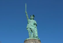 Identitäre Bewegung besetzte das Hermannsdenkmal